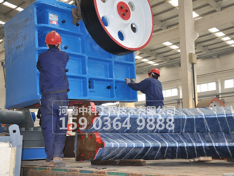 顎式破碎機(jī)的表示及大型、中型、小型定義